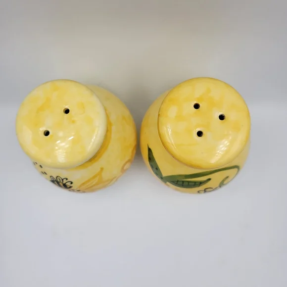 Vintage Hand Painted Bee & Flowers Salt and Pepper Shakers - Picture 2 of 4